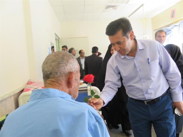 عیادت از بیماران سالمند بستری در بیمارستان شهید دکتر چمران بمناسبت هفته سالمند