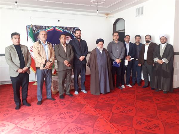 دیدار مدیر و کارکنان شبکه بهداشت و درمان شهرستان کنگاور با امام جمعه شهرستان 🔻